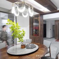 家具企业柏森家居日志:案例分享｜500㎡东方雅墅 现代实木美学，自然与奢华的共生之境

在当代人居美学中，东方意境与现代设计的碰撞总能激发无限可能。这座500㎡的别墅【图1】