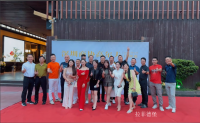家具企业拉菲德堡文化:文化是企业的根基，也是企业兴旺发达的不竭动力。

拉菲德堡自成立以来，一直坚持“树立品牌形象，把好产品质量”和“勤奋务实”的企业精神，【图0】