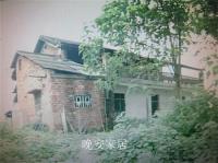 家具企业晚安家居历程:1986年
曹泽云借房搭建300平米的工棚，与自己兄妹几人创建了晚安的前身长沙市郊区晚安席厂，开始创业梦想。

1989年
为了更好的发展，公司进行了【图0】