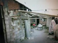 家具企业晚安家居历程:1986年
曹泽云借房搭建300平米的工棚，与自己兄妹几人创建了晚安的前身长沙市郊区晚安席厂，开始创业梦想。

1989年
为了更好的发展，公司进行了【图1】