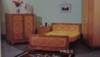 家具企业华鹤家具历程:发展历程领潮同行
创下家居行业诸多首位

1956年
在“公私合营”大潮中成立齐齐哈尔木器家具厂，是新中国成立较早的木器家具厂之一；

1984年
【图3】
